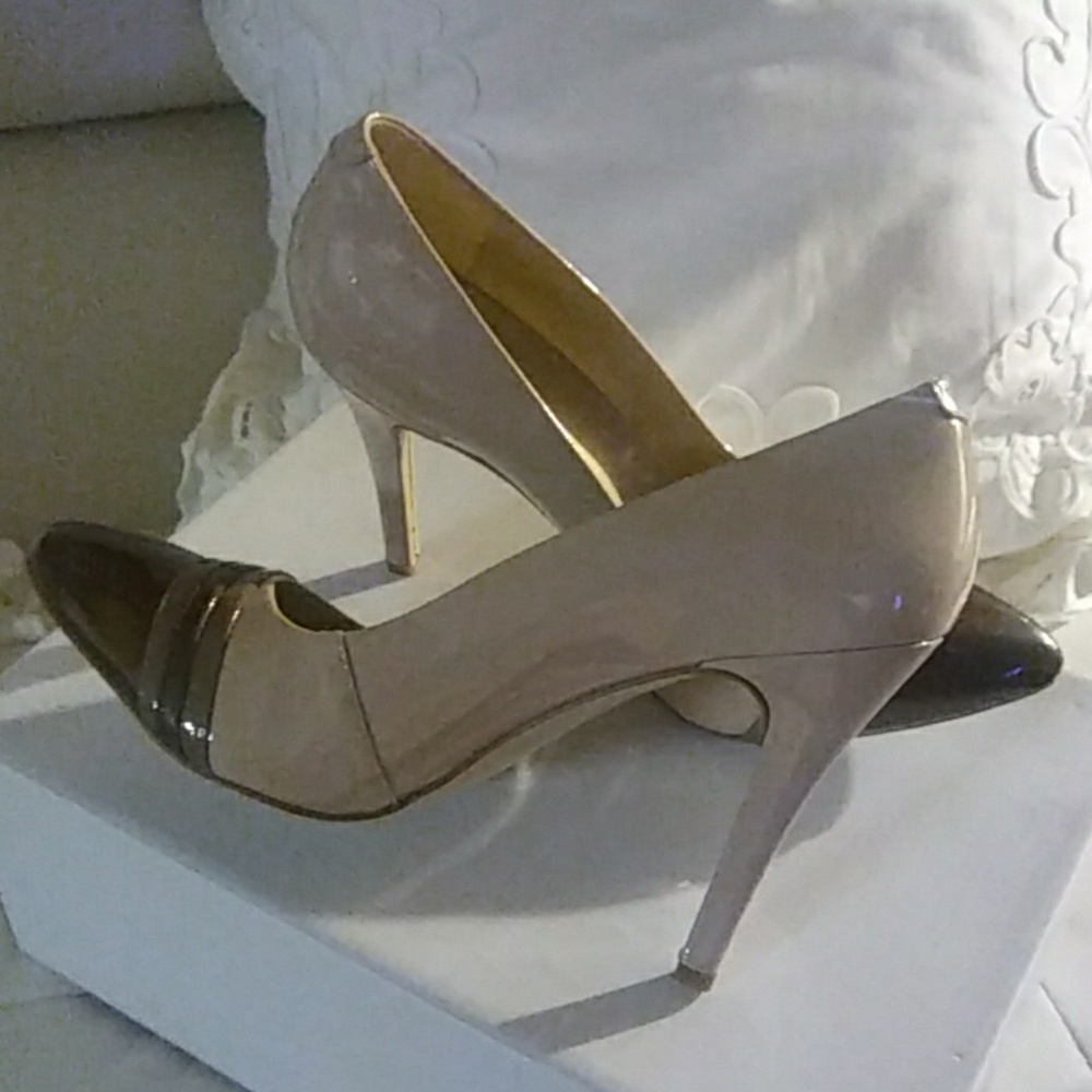 Shoes - Picture 2 of 4